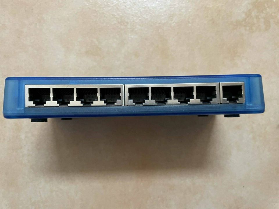 LinkPro 10/100 Mini-Switch 8-Port Hub inkl. Kabel in Nassenfels