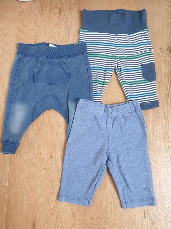 2,50 € / Hosen / Jogger / Set / Größe 62 in Hamburg