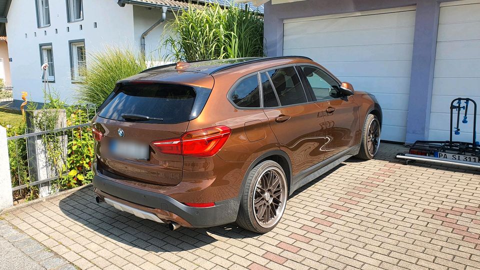 BMW F48 X1 18i in Pocking