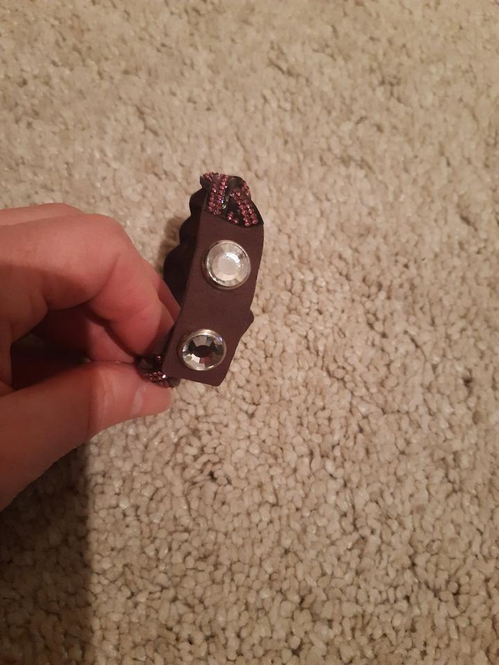 Armband aus Velourleder mit Glitzerapplikationen in Dresden
