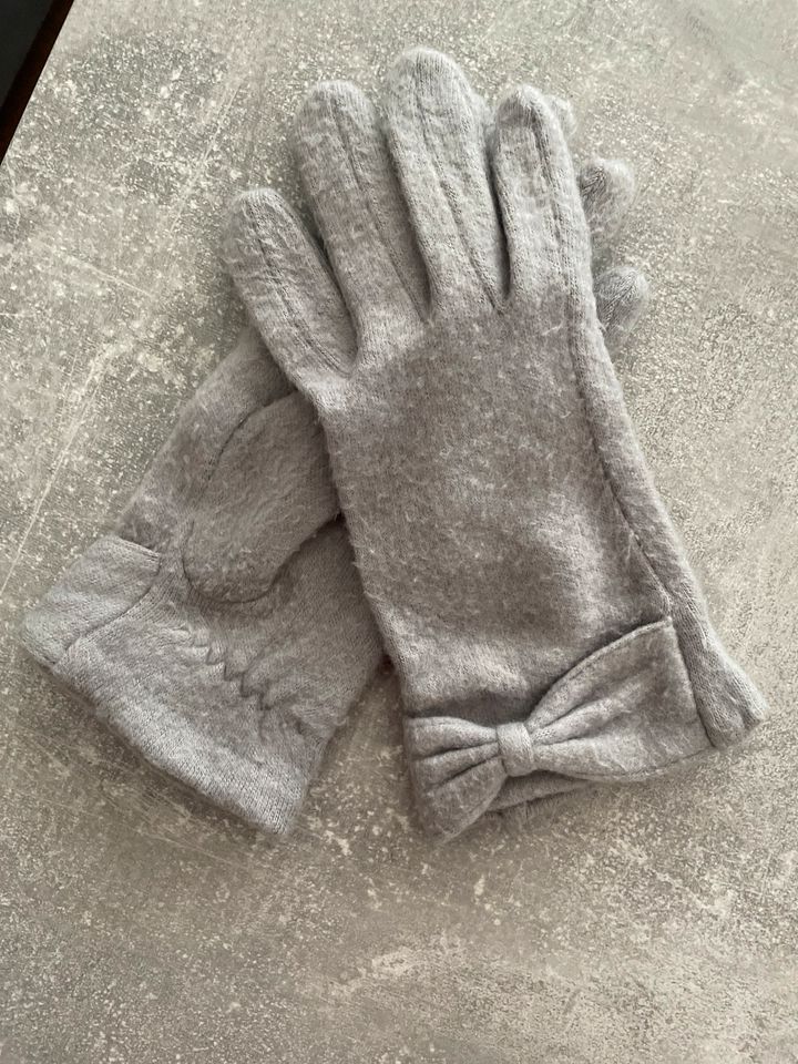 Handschuhe, Damen in Ulm