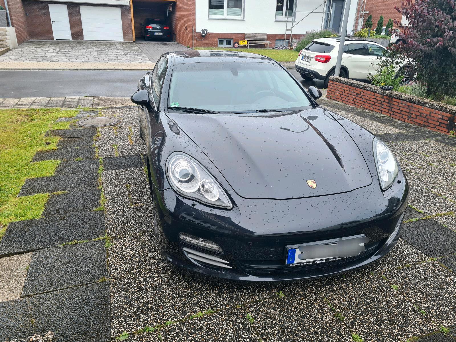 Abbildung des Autos Porsche Panamera 4 (970)
