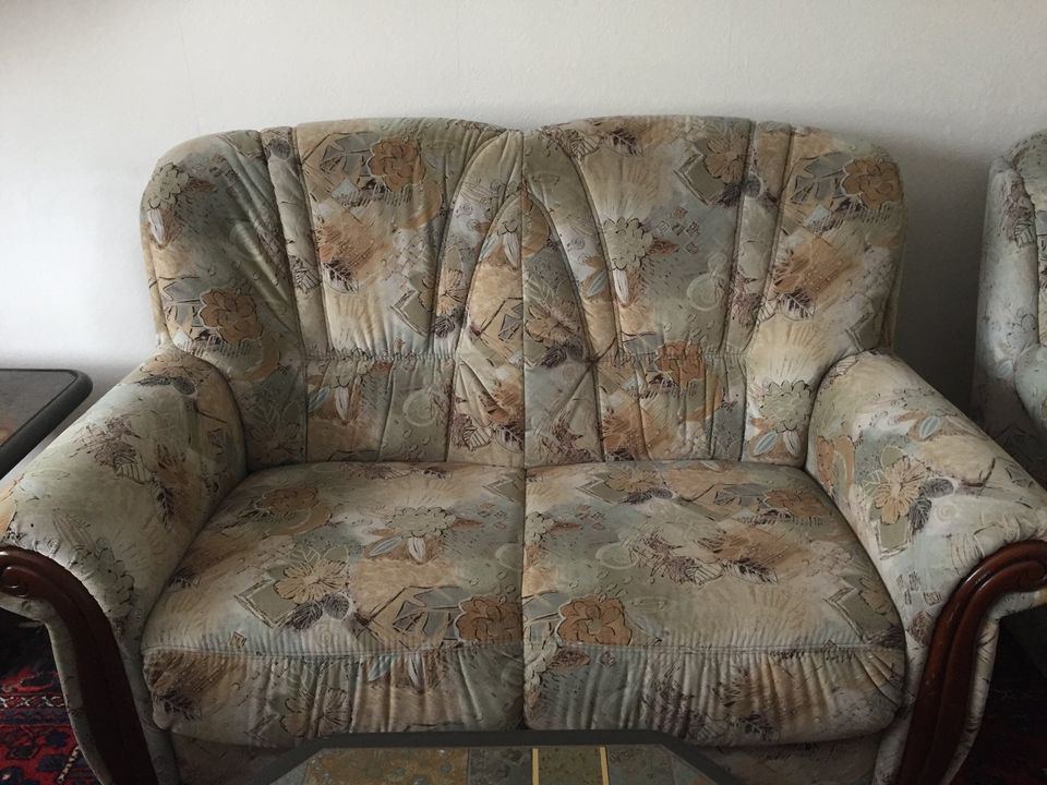 Couchgarnitur 2X2er Sofas und 1 Sessel in Kuhardt