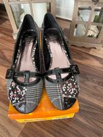 Ballerina Pumps mit Spitze und Blümchen, Gr 40 (passt auch 39) Sachsen - Rodewisch Vorschau