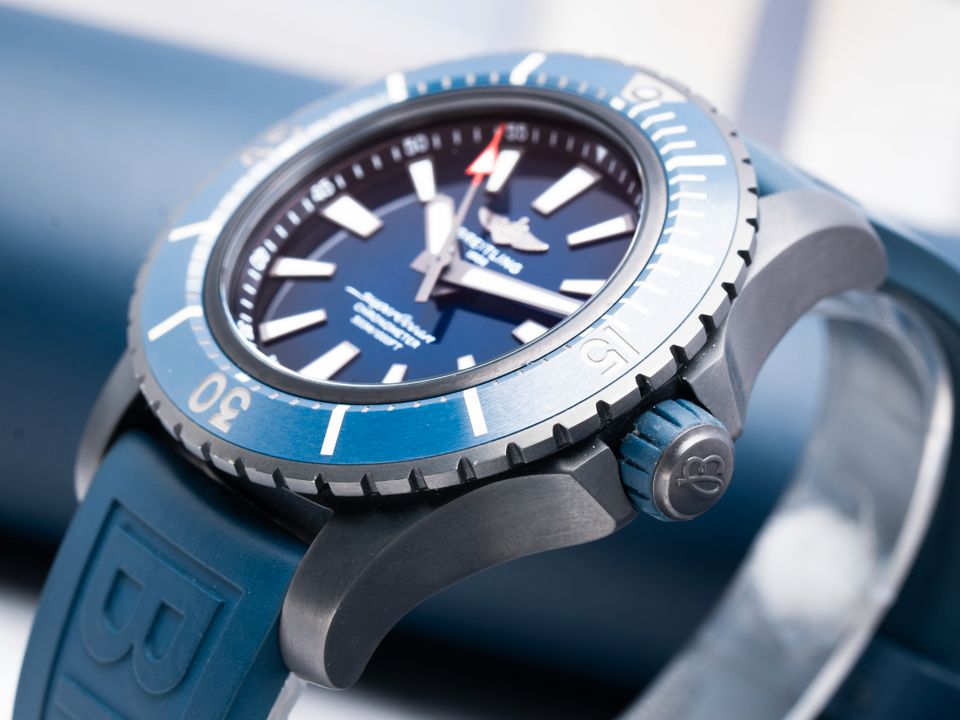 Breitling SuperOcean ll 48mm Titan Blue V17369161C1S1 in Hamburg