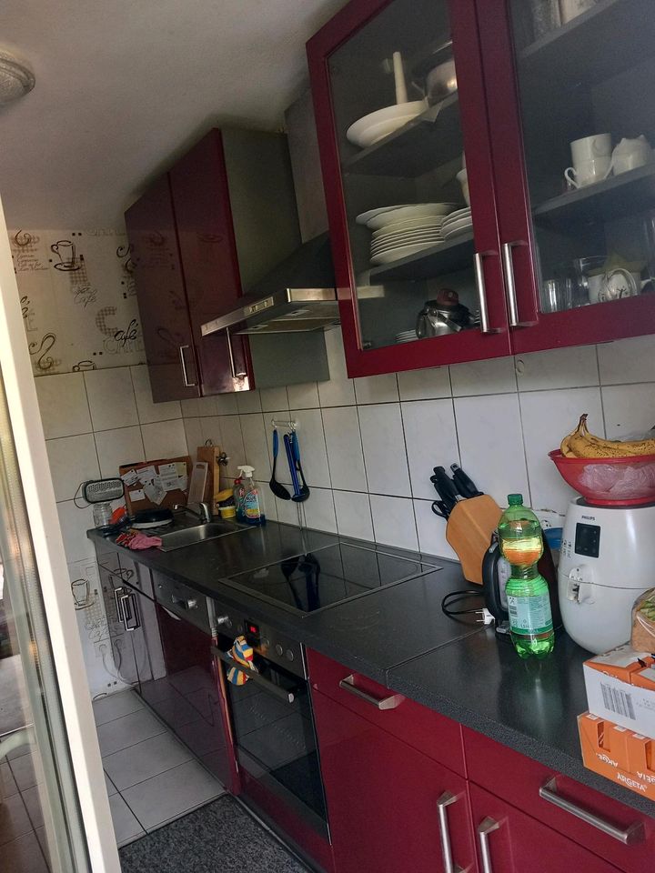 Einbauküche mit elektro Geräten in Mülheim (Ruhr)