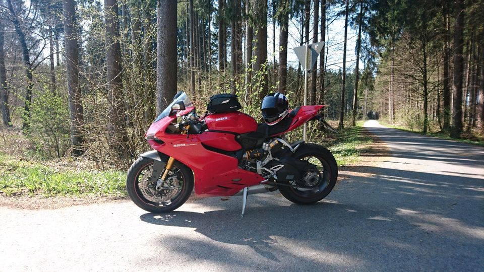 Ducati Panigale 1199 S in Sankt Wolfgang