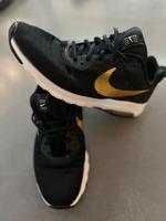 Damen/ Herren Nike Schuhe Gr.41 Hessen - Groß-Gerau Vorschau