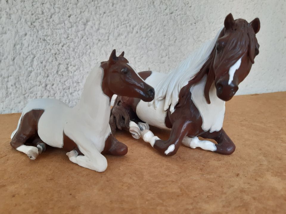 MODELLPFERDE BREYER MISTY MIT FOHLEN LIEGEND CM BOWMAN USA OOAK in Oberursel (Taunus)