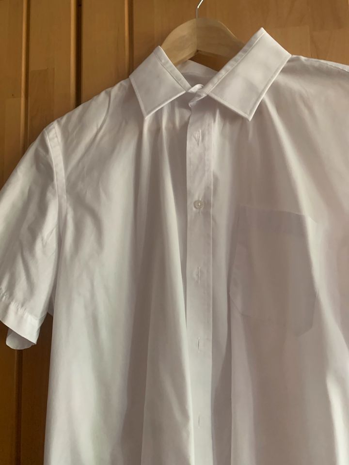 Kurzärmeliges  weißes Hemd Größe 41/42 in Dalum