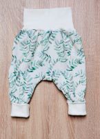 Babyhose Pumphose Hose Gr. 74/80 Blätter Zweige offwhite grün Neu Hessen - Mörfelden-Walldorf Vorschau