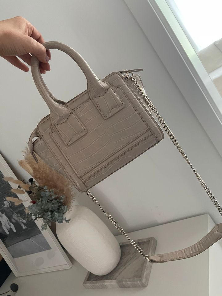 ZARA kleine Handtasche beige Kroko Optik Creme Silber crossbody in Harsefeld