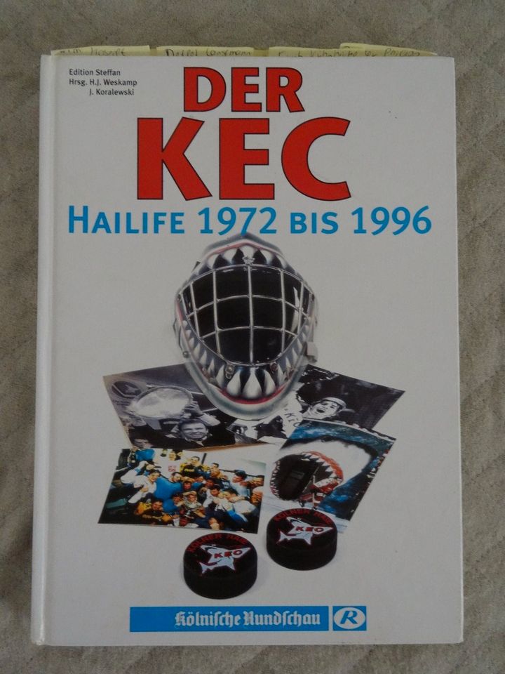 Bücher vom KEC Kölner Haie  mit Autogrammen gegen Gebot in Leverkusen