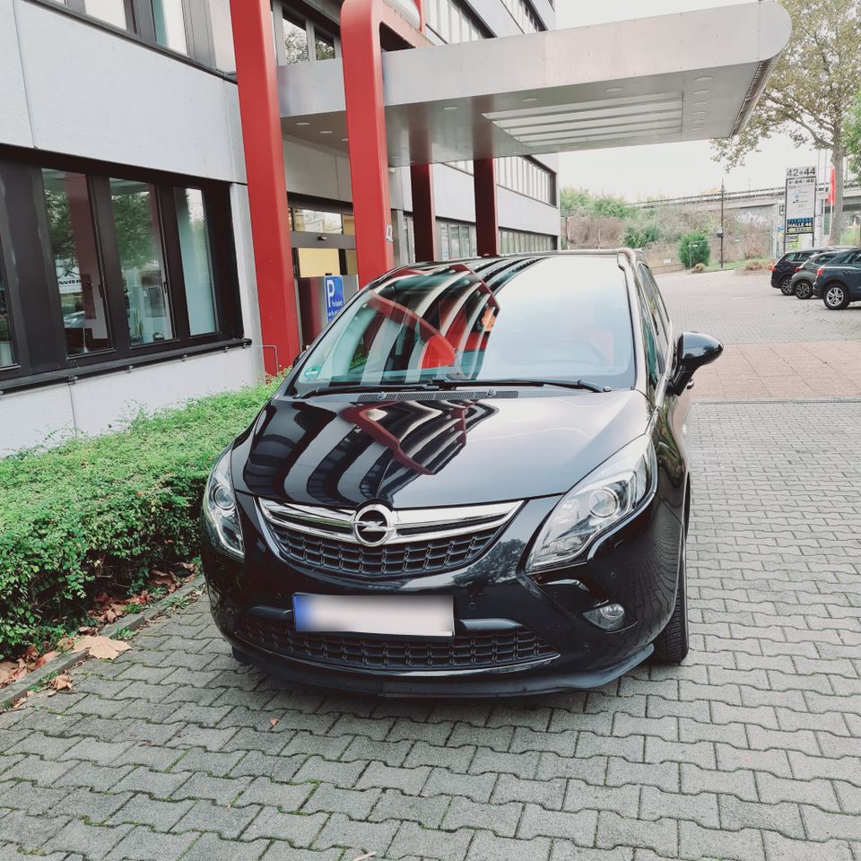 Opel Zafira Tourer in Budenheim