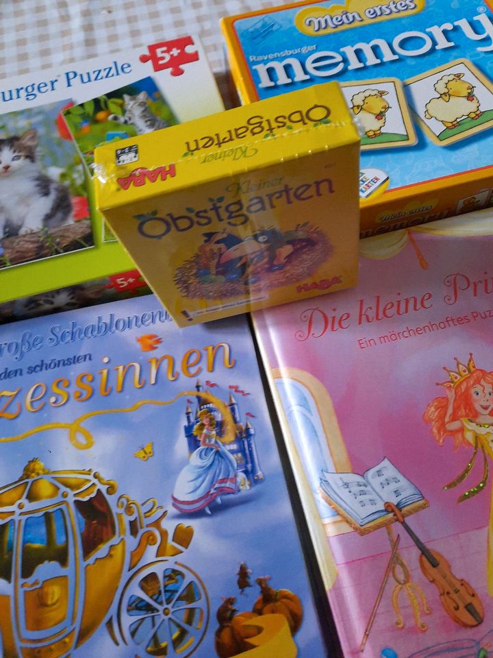 Spiele/Bücher/Puzzle im Set in Kaltennordheim