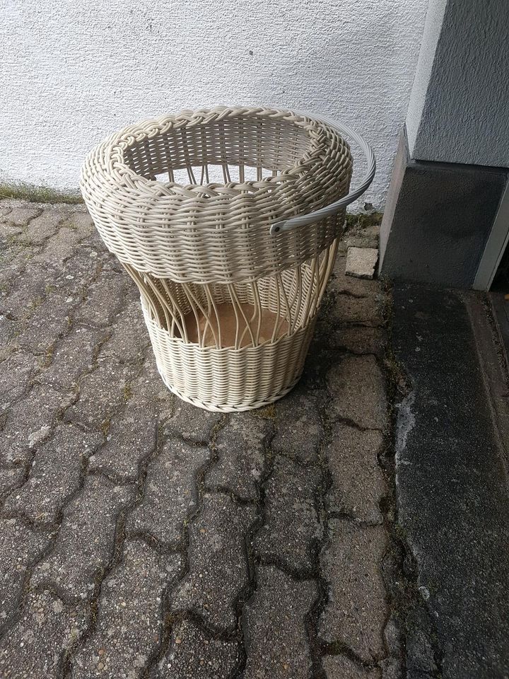 Wäschekorb weiß vintage in Linkenheim-Hochstetten