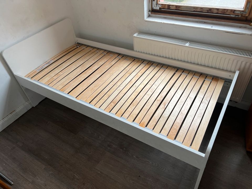 IKEA Askvoll Bett Einzelbett 90 x 200 cm in Wiesbaden