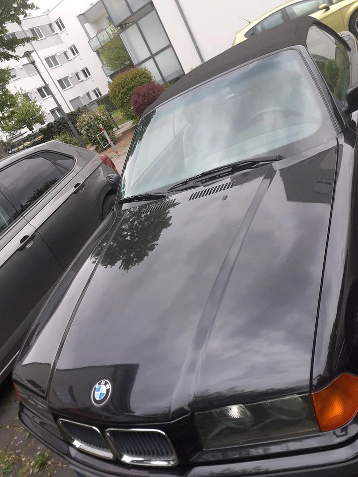 BMW 318 i Cabrio sport inkl. Hardtop in Wiesbaden