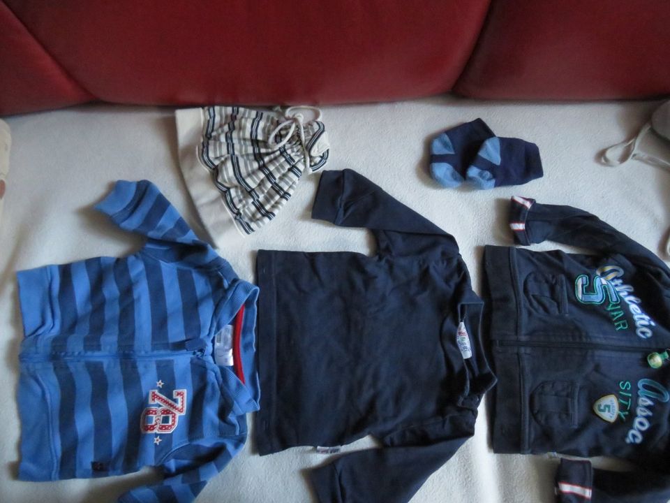 2 Sweet Jacken 1xShirt 1xJogginghose Gr 50-56 Mützen+Socken in Remscheid