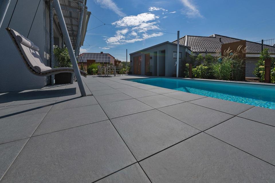 Terrassenplatten Keramik „KANN XERA BETONPLUS anthrazit meliert in Hahnstätten
