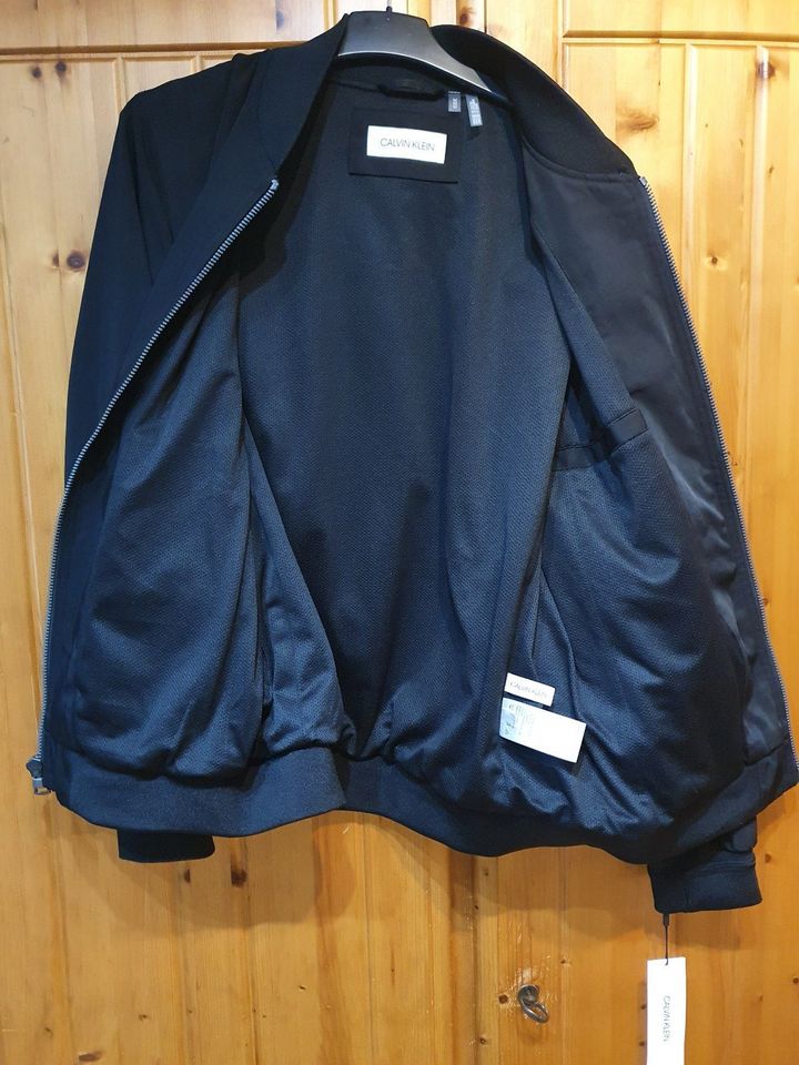 Calvin Klein Herren Jacke Frühling Sommer Größe M schwarz - NEU in Büchlberg