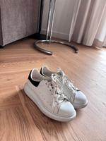 McQUEEN Sneaker / Alexander Mcqueen Schuhe / Größe 39 weiß Stuttgart - Stuttgart-Nord Vorschau