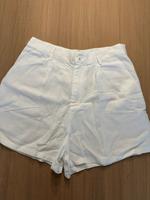 Creme farbene Stoff Shorts - Gr. S Baden-Württemberg - Ditzingen Vorschau