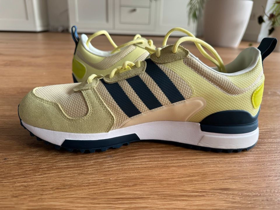 Adidas ZX 700 HD in Größe 10 in Oldenburg