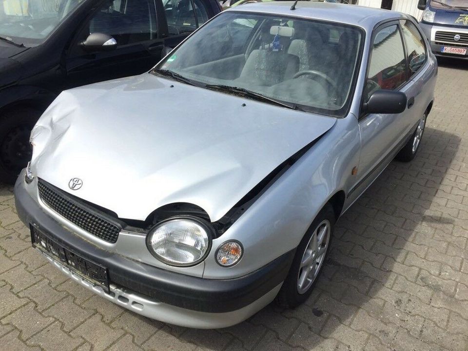 Toyota Corolla Gebrauchtteile Schlachtfest Ersatzteile Köln in Köln Vogelsang