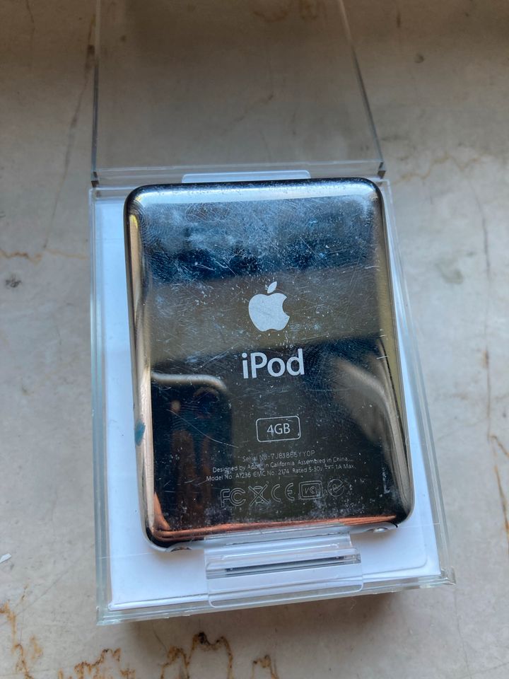 Apple iPod nano 3.Generation 4GB / Silber / A1236 in München