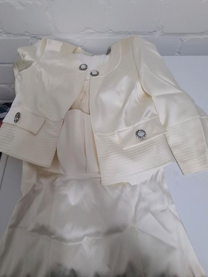 Kleid für standesamt Hochzeit in Neuss