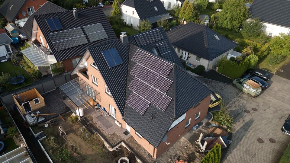 PV Anlagen SMA 10,2 kWp Full Black + BYD 5.1 Speicher in Herford