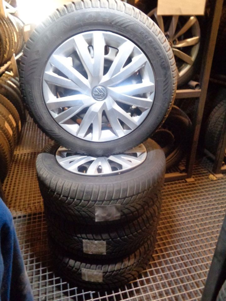 Dunlop 205/55R16 91 H WR auf Stahl mit Kappen VW Golf 7 Sportsvan in Meerbusch