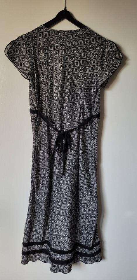 Le trou d' aiguille Kleid, Sommerkleid, langes Kleid schwarzweiß in Wedel