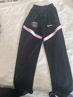 Nike Anzug zu verkaufen Nordrhein-Westfalen - Lippstadt Vorschau