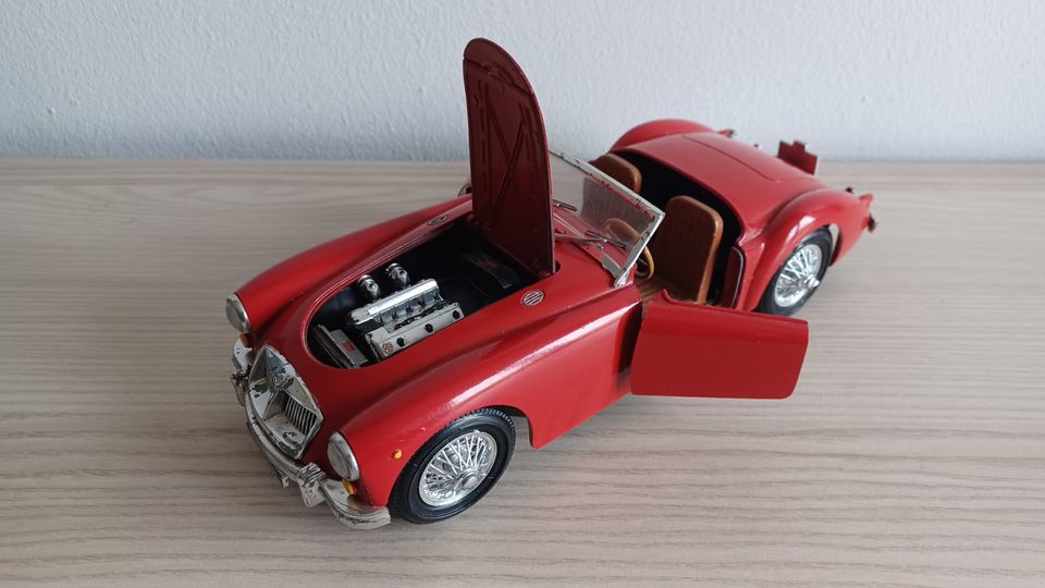 Polistil MGA Twin Cam 1:18 Modellauto Oldtimer Roadster Sammlung in Schwarzenbach am Wald