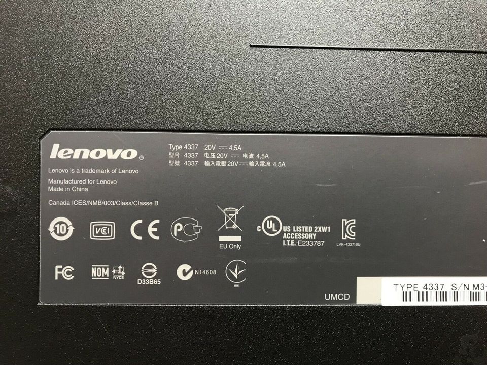 Lenovo Thinkpad  dockingstation 4337 in Fluorn-Winzeln