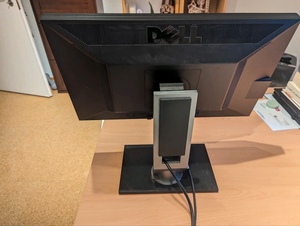Dell 22 Zoll Monitor P2211h in Darmstadt