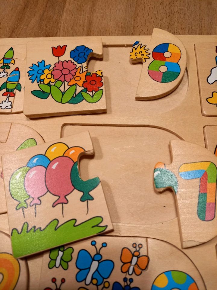 Tolles Steckspiel-Puzzle aus Holz in Gladbeck