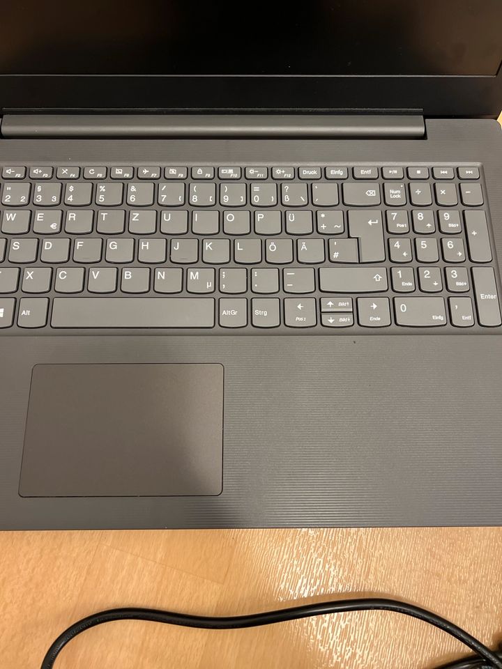 Lenovo Laptop, schwarz, V130-15IKB, Notebook in Michendorf