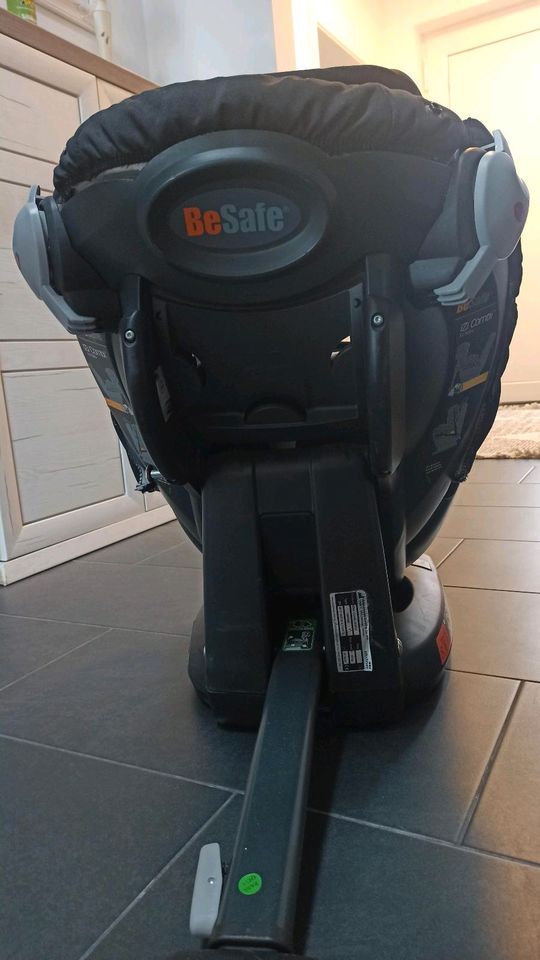 BeSafe izi Combi x4 Isofix Reboarder Kindersitz Rückwärts in Calberlah