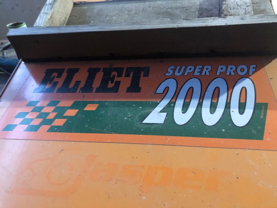 Häcksler Eliet Superprof 2000 in Radeberg