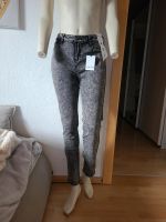 Jeans  mit schwarzer Waschung neu Bayern - Niederwerrn Vorschau