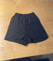 Yigga Mädchen kurze Hose 146 Kr. München - Oberschleißheim Vorschau