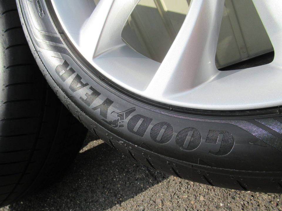 Original Jaguar XF XE Alufelgen Goodyear Sommer 245 45 R18 NEU!! in Montabaur