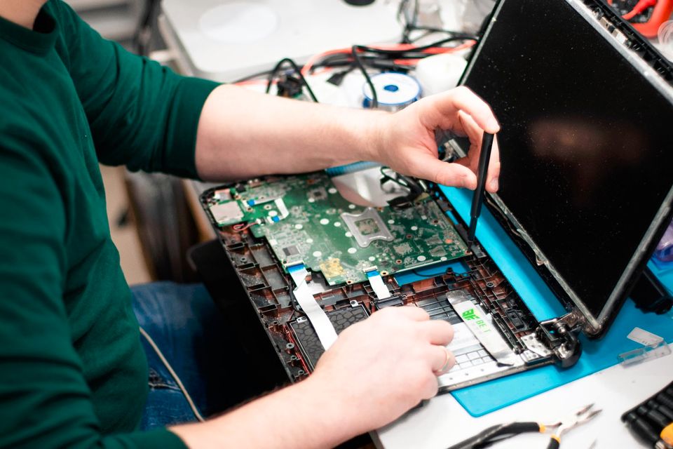 Laptop / Notebook - Display Reparatur in Bruchsal