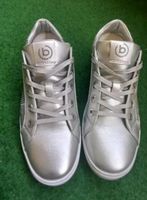 Sneaker Turnschuhe Halbschuh Gr 41 Silber von Bugatti Dresden - Prohlis-Nord Vorschau