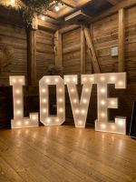 Mieten: LOVE Leuchtbuchstaben letters weiß Verleih Hochzeit Bayern - Bibertal Vorschau