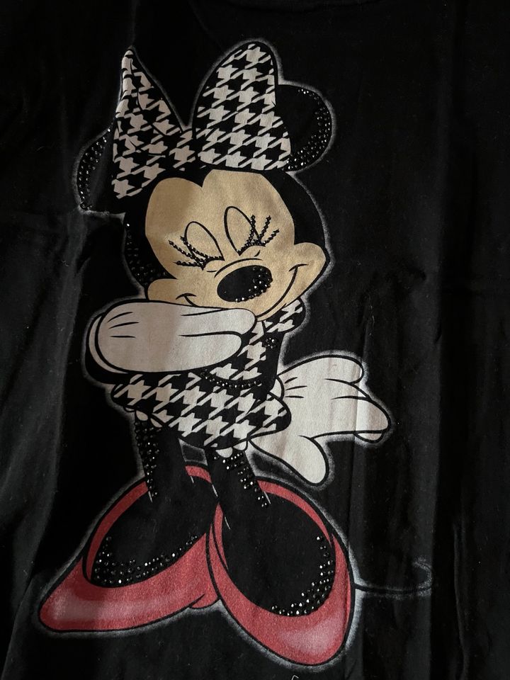 Schönes T-Shirt von Disney mit Minnie Mouse Motiv in Gummersbach