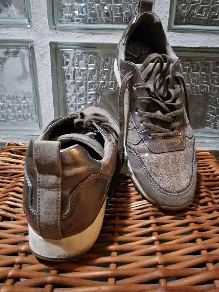 Tamaris Sneaker Beige/Bronze Größe 40 in Rheinland-Pfalz - Schifferstadt |  eBay Kleinanzeigen ist jetzt Kleinanzeigen